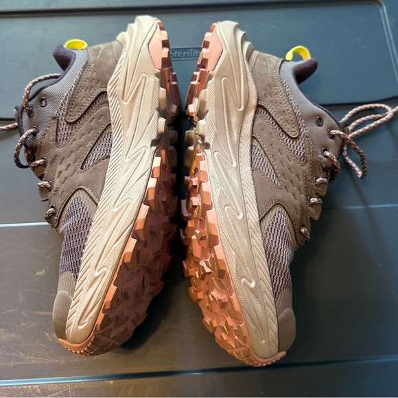 Hoka hiking shoes 8.5 womens - Picture 3 of 5